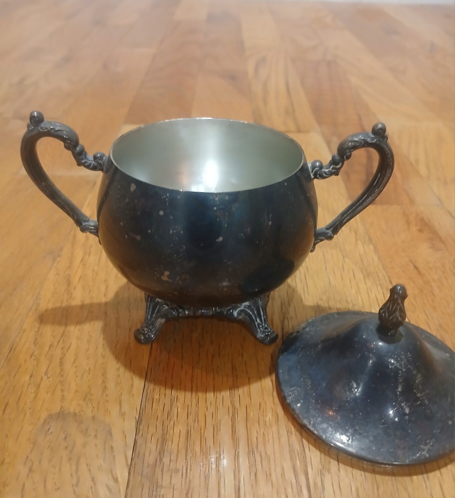Oneida Silverplated Sugar Pot