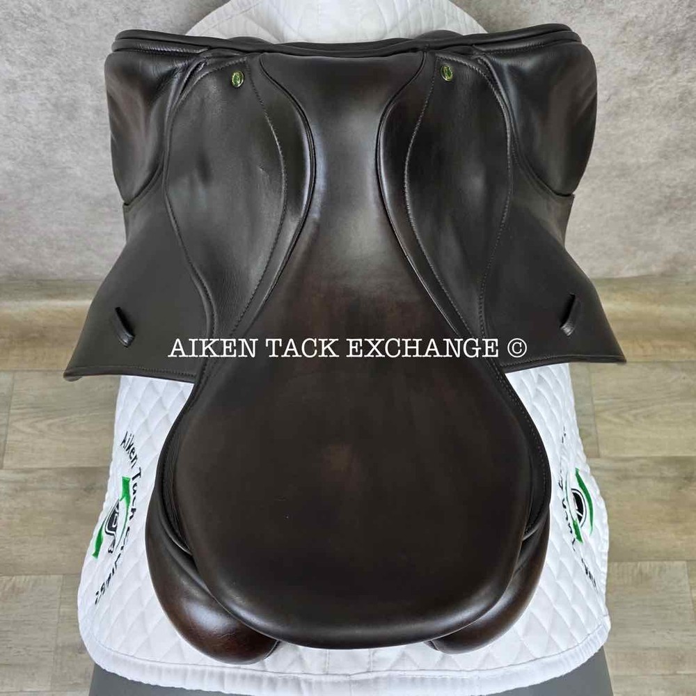 2017 County Solution Jump Saddle, 17.5" Seat, Narrow Tree (Read Description)