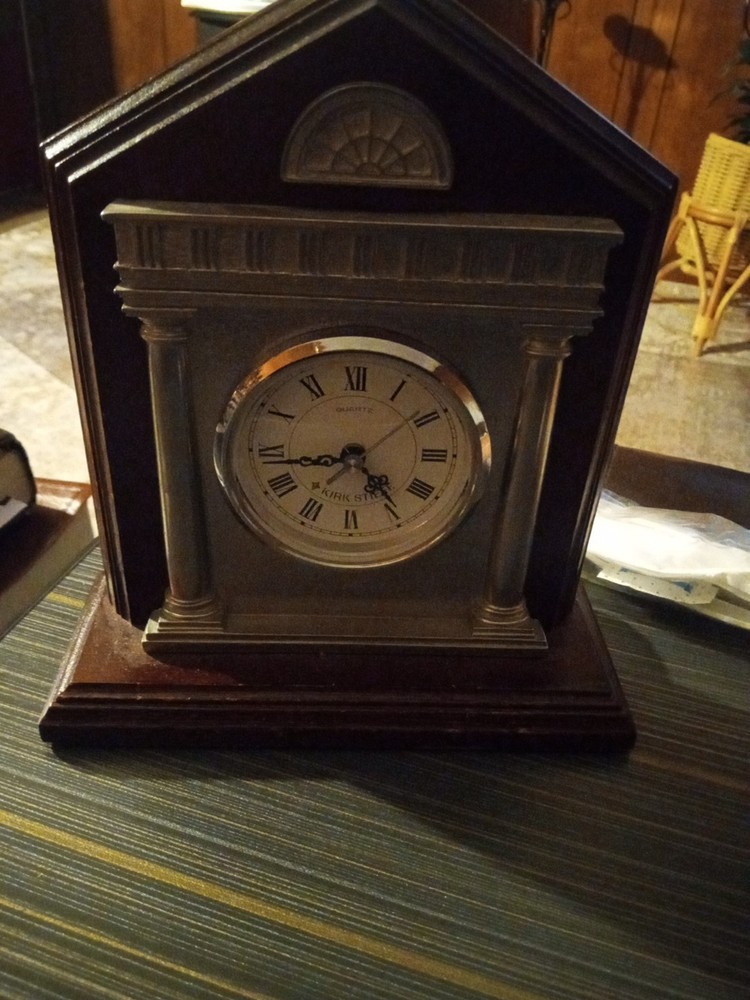 Desk Clock DOESN'T Work / Decorative Only