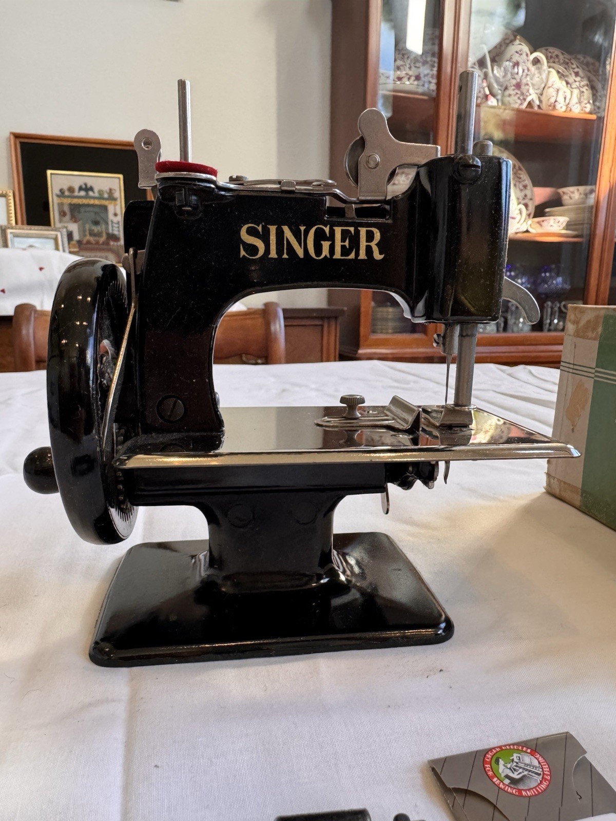 Singer Sewhandy Model 20 Child’s Sewing Machine with clamp & orig box