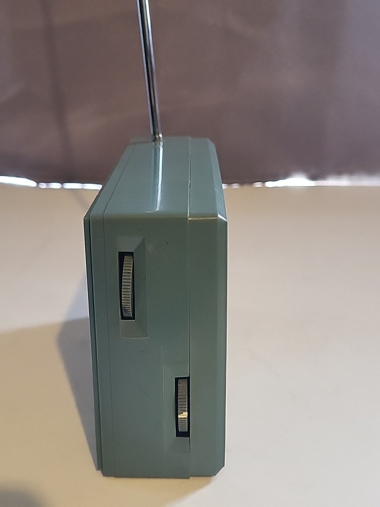 Solid state 9 Two wave radio see description