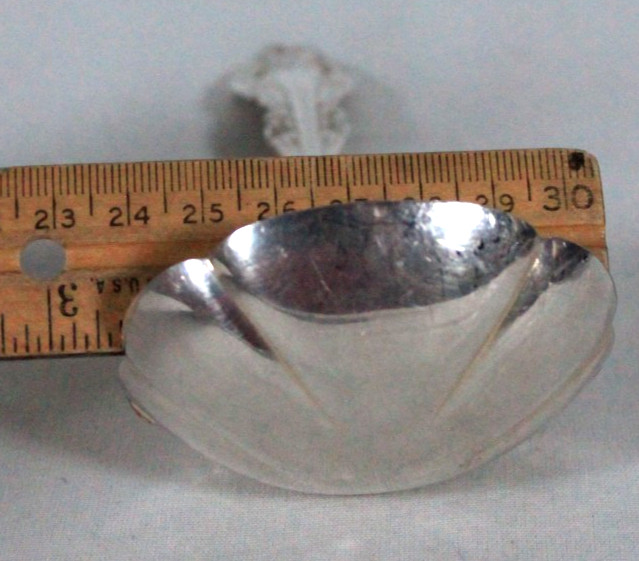 1965 SOLID GRAVY LADLE SILVER ARTISTRY (SILVERPLATE) BY ONEIDA SILVER 7.25" LONG