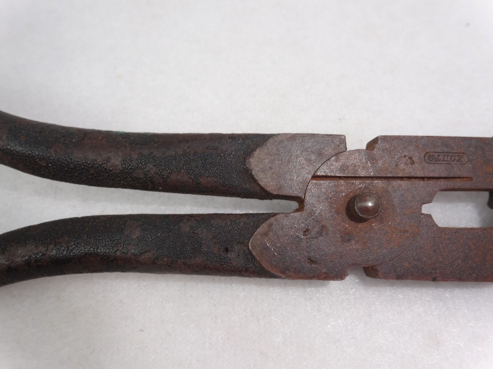 Vintage Leather Button Hole Cutter