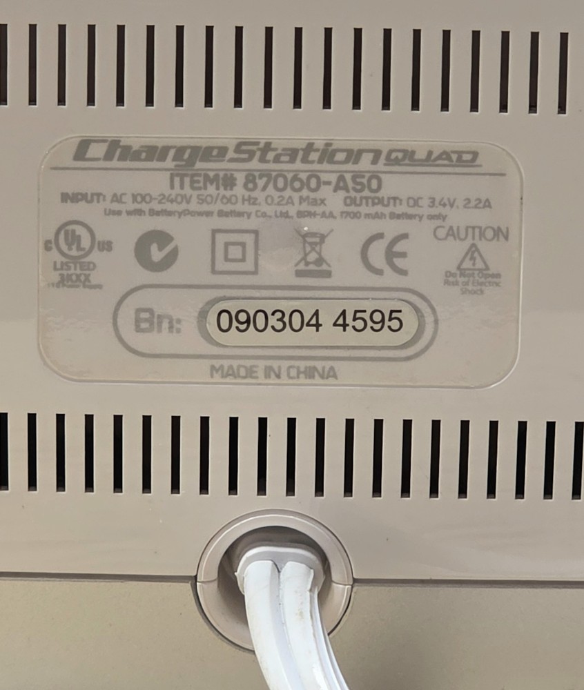 Wii Nyko Controller Charge Station Quad 87060-A50 White Dock 4 Controller