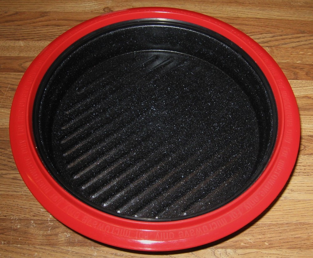 Range Mate Microwave Cooker With 2 Inserts/Red & White/NO BOOK/Light Use