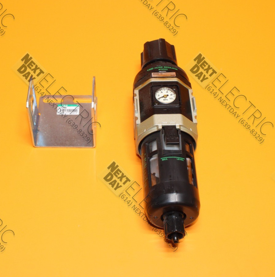 CKD, W3000-10, Filter Regulator w B320 Mount Bracket Pneumatic Air