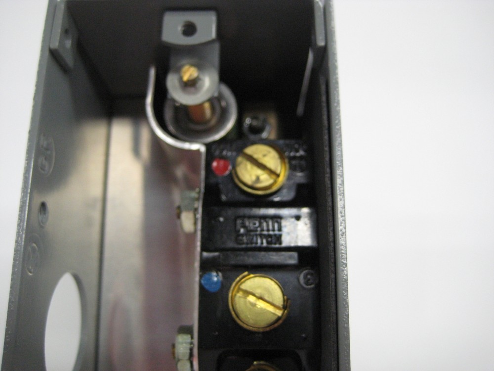JOHNSON CONTROLS P10BG-3 LOWER PRESSURE CONTROL NSMP