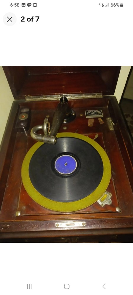1918 Victor Victrola Wind Up Record Player