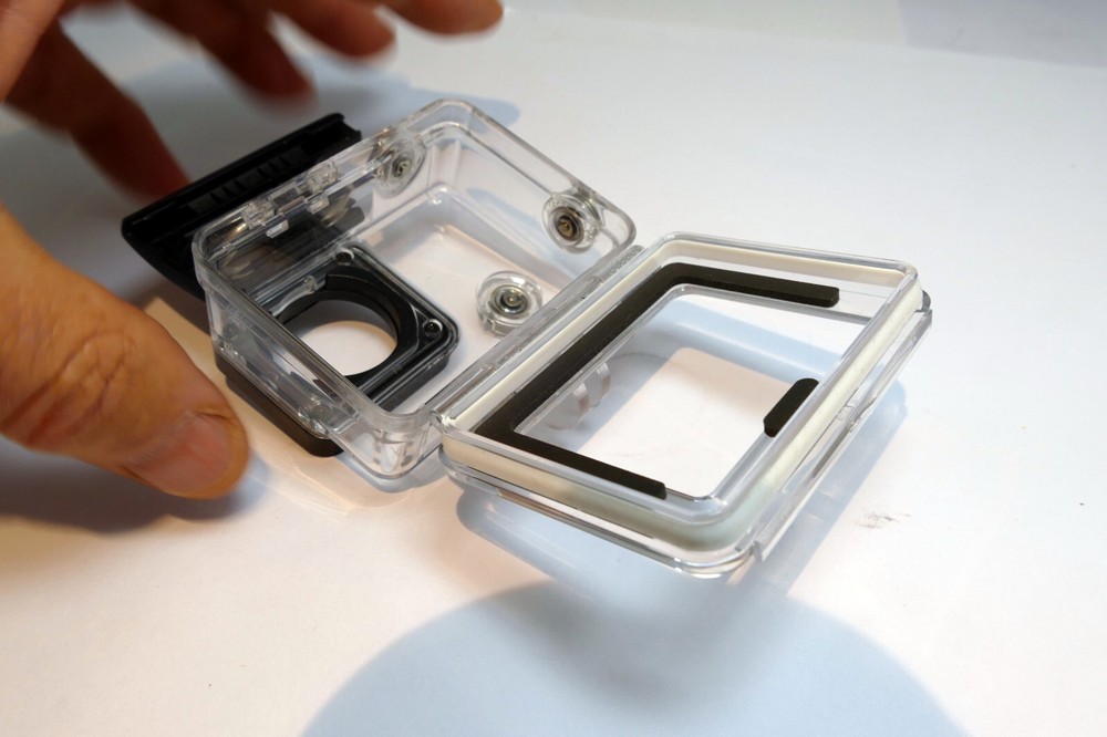 GoPro HERO plastic hard case housing - missing locking buckle