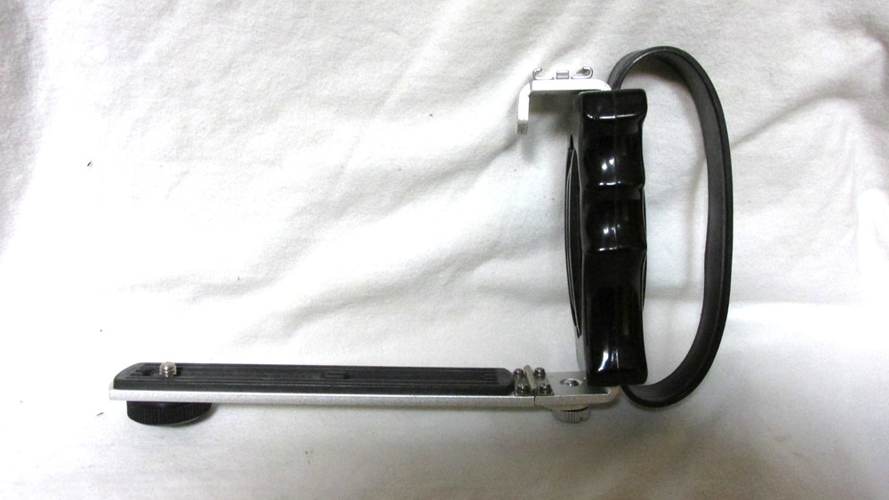 Camera And Flash Grip  FOLDS UP
