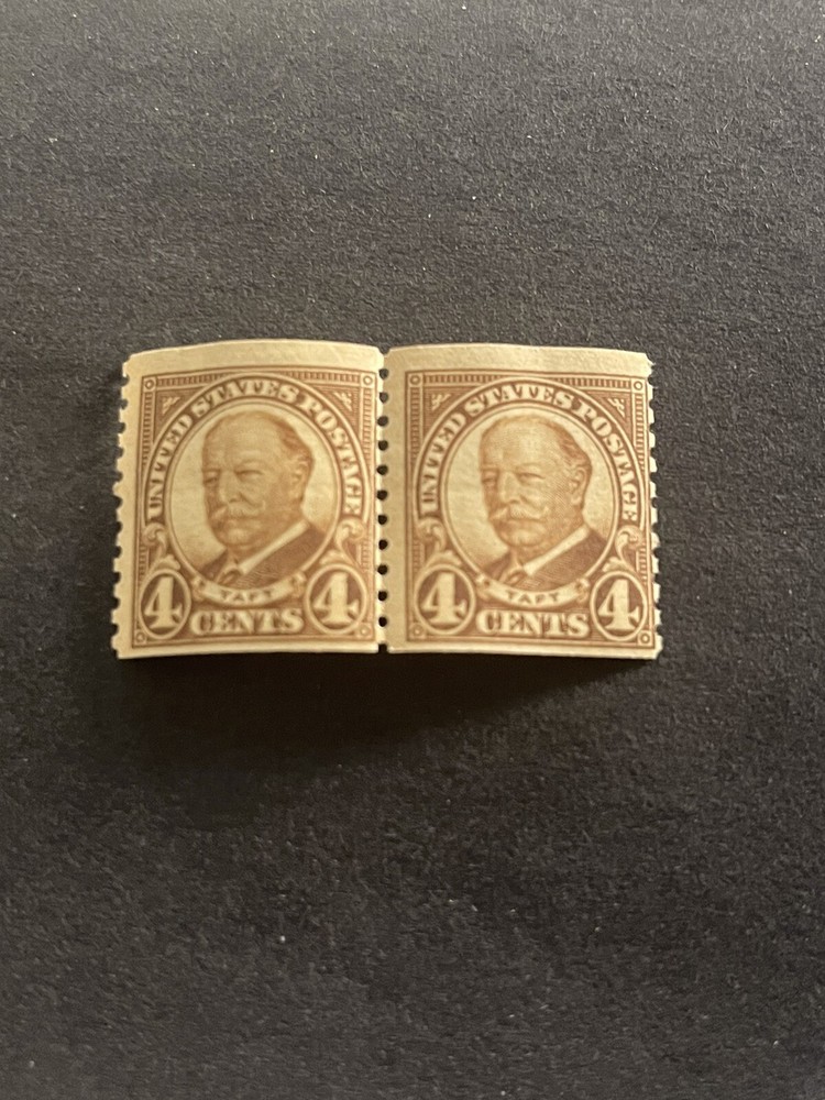 SCOTT STAMP # 687 4 CENT ROBERT TAFT COIL PAIR - MNH