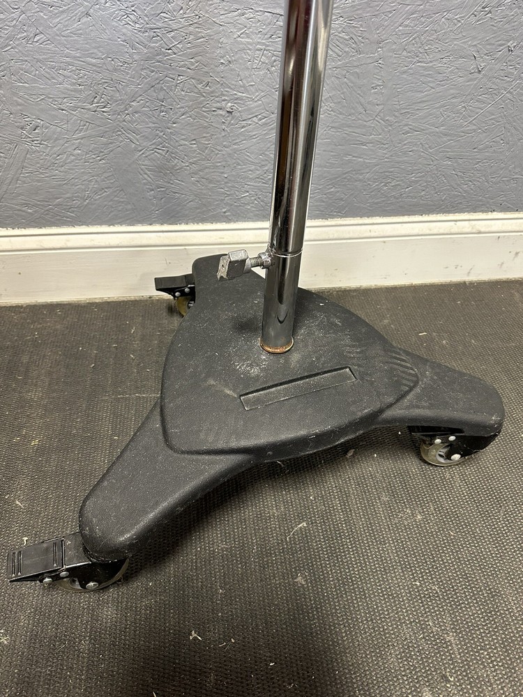 Avenger 5’ Chrome Steel #A2014 Stand