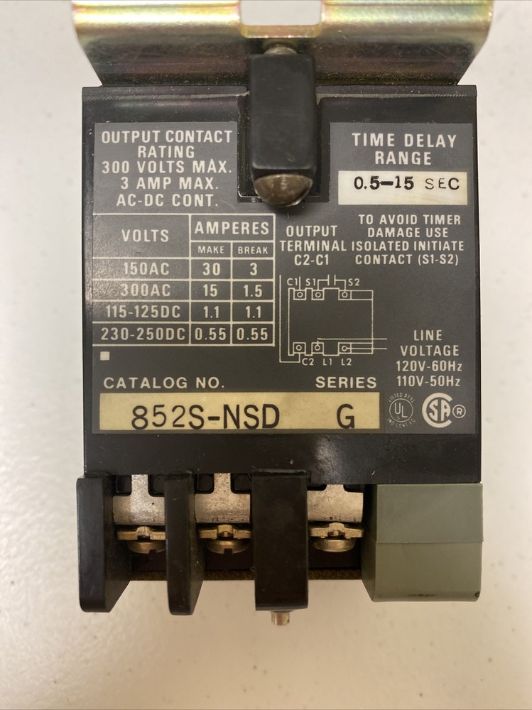 ALLEN BRADLEY 852S-NSD SERIES G SOLID STATE TIMER, 0.5-15 SECOND, 300V AC/DC, 3A