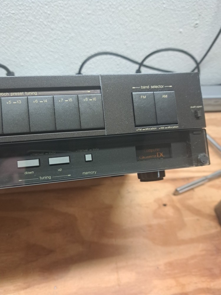 Technics ST-G7 QUARTZ SYNTHESIZER AM/FM STEREO TUNER