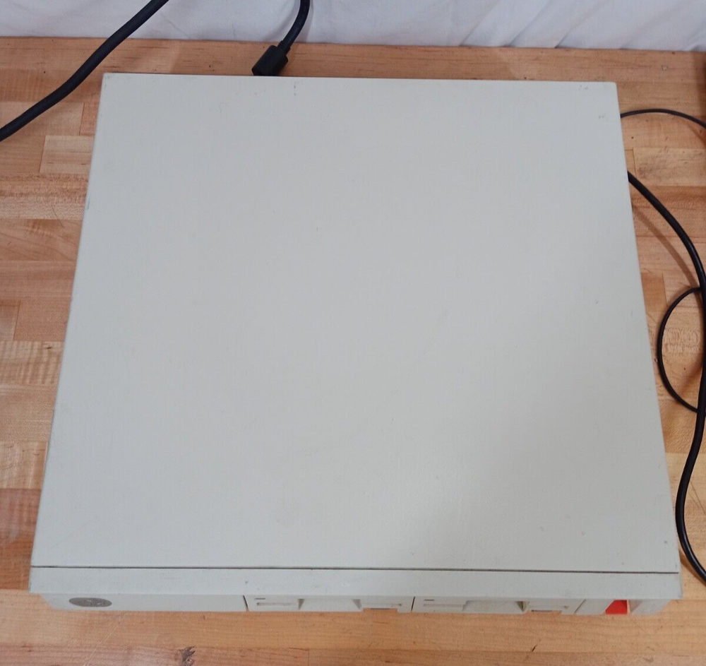 Vintage IBM Personal System/2 Model 30 Desktop Computer 8530-002 Basic 1.1