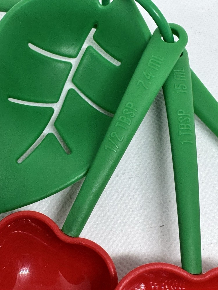 ototo design Retro Cherry Measuring Spoons