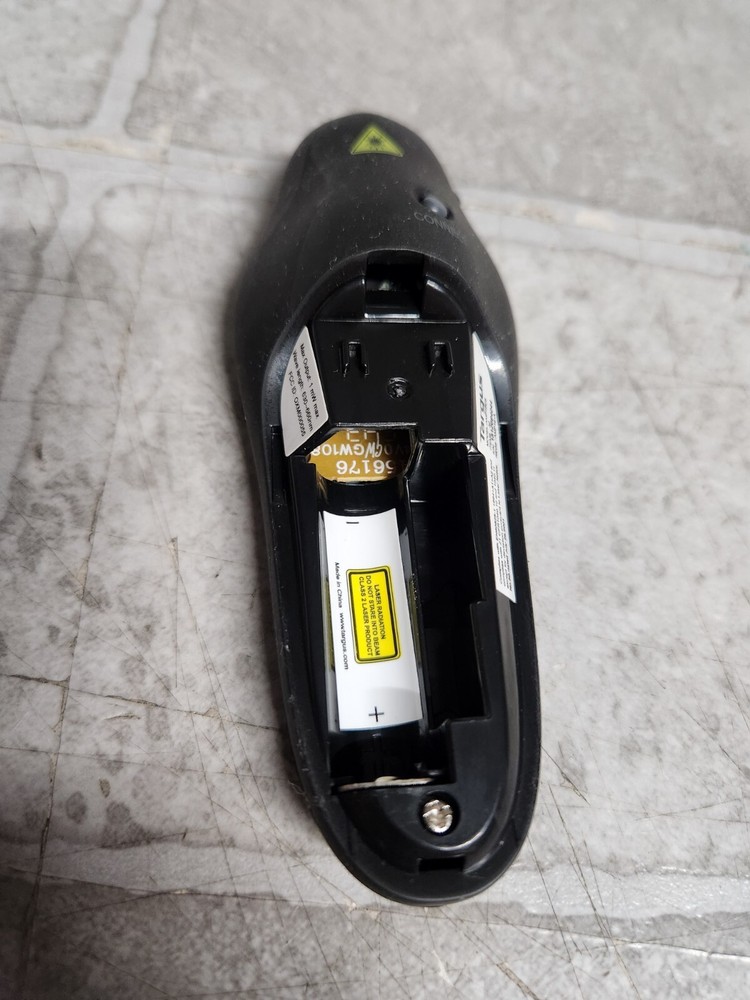 Targus AMP16US Wireless Presenter w/Laser Pointer (READ) NO BATTERIES