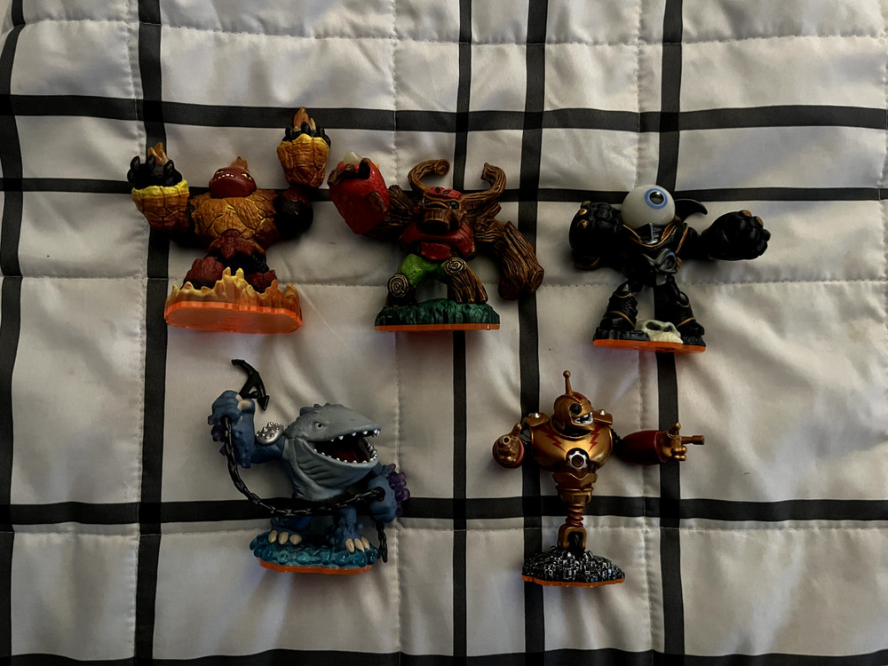Skylanders Giants Figures Lot - 5 Giants STILL WORKING