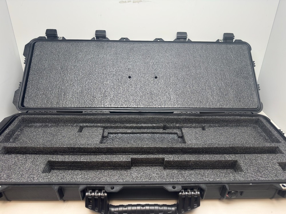 pelican 1720 case w/ custom foam - Black