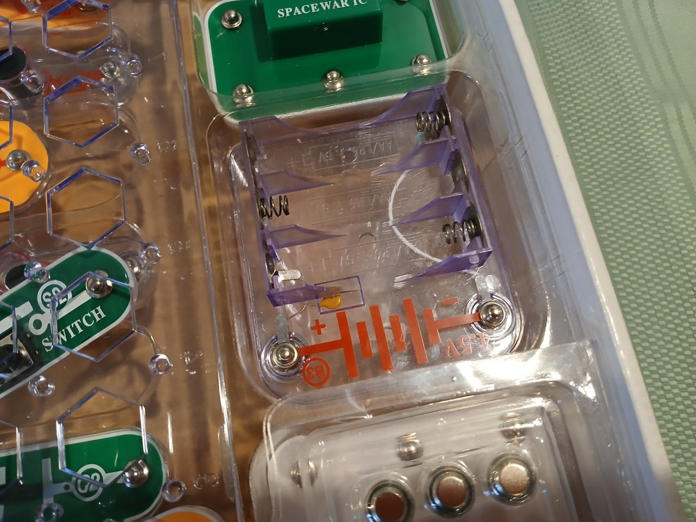 Lot 2 ELENCO Snap Circuits 203 + Snap Circuits Junior