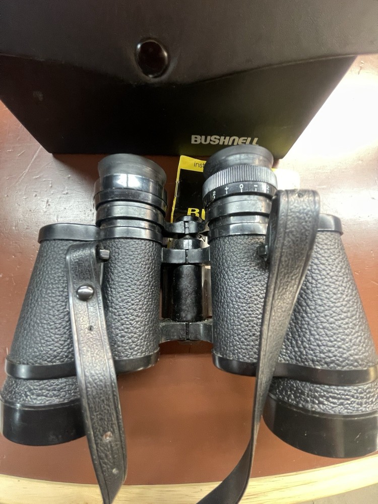 Bushnell Ensign Binos 7x35 wide angle has case and instructions