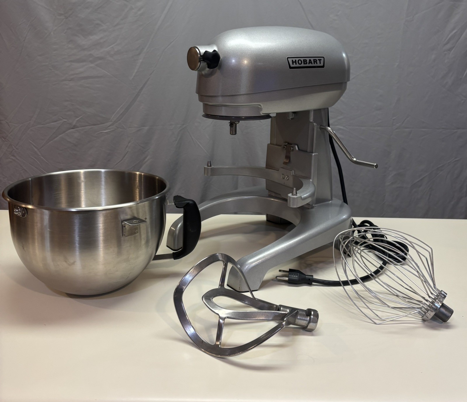 Hobart HL6 Mixer Commercial 6 Quart/6 QT Bowl & 2 Attachments, Exc. N50 Similar
