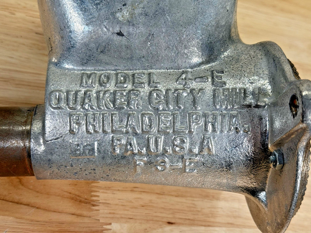 Quaker City 4E Grinding Mill, 115V