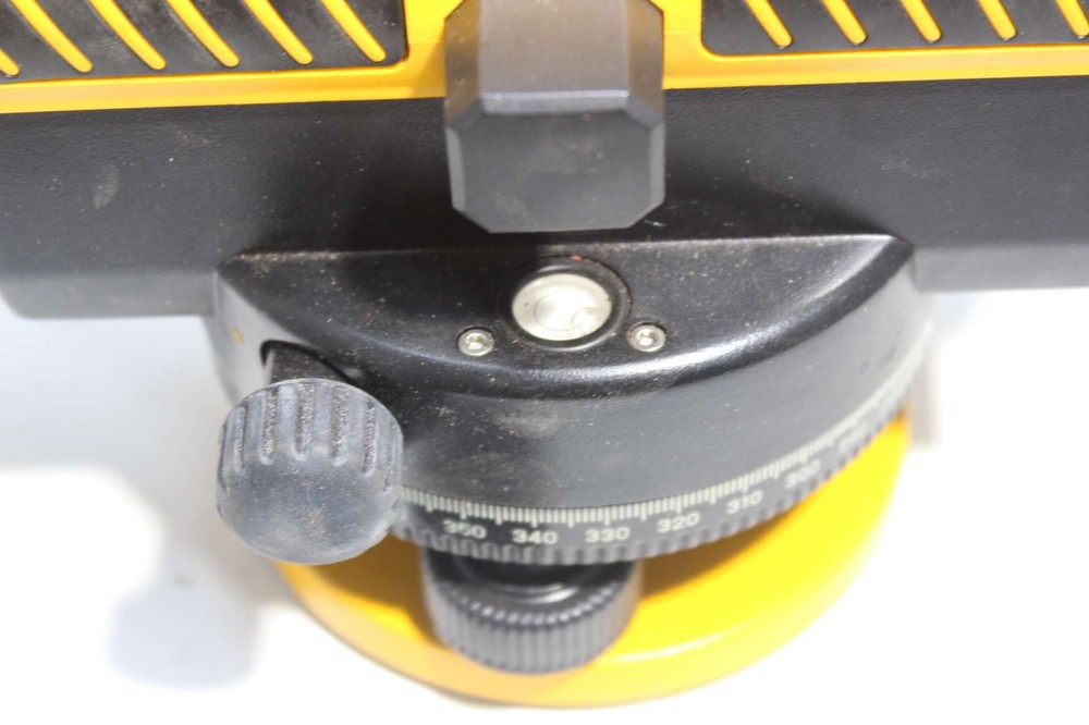 CST / Berger 24X Automatic Optical Level with Case Accessories