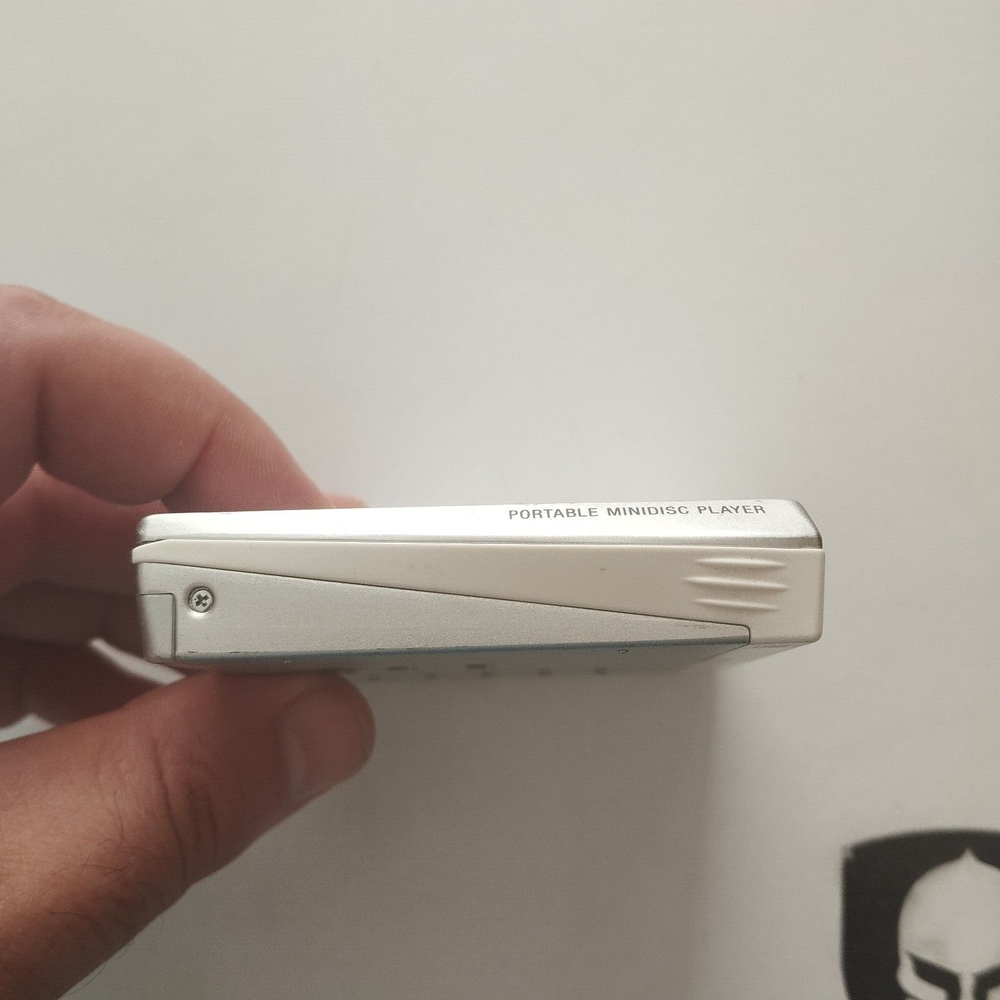 MiniDisc Player Sony MZ-E75 Walkman Silver Used Only Player