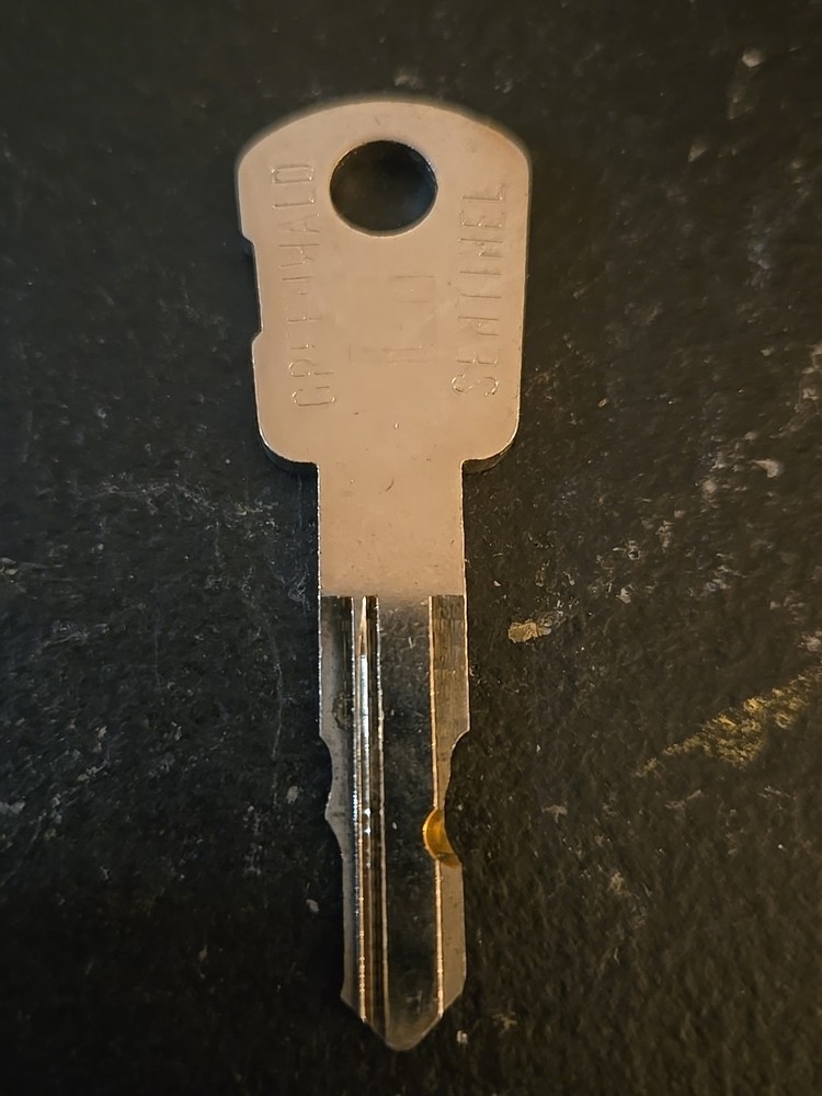 GREENWALD SENTINEL KEY CODED G3142 (3D5)