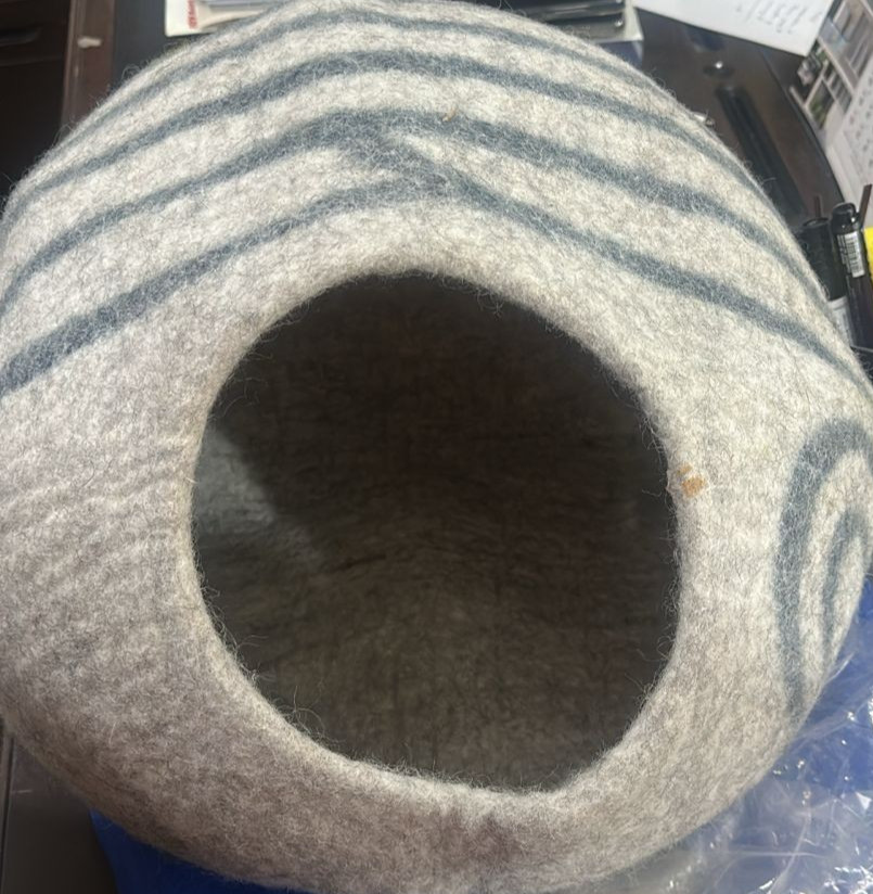 Cat Cave Premium Felt Cat Bed for Indoor Cats, Handmade 100% Merino Wool, Medium