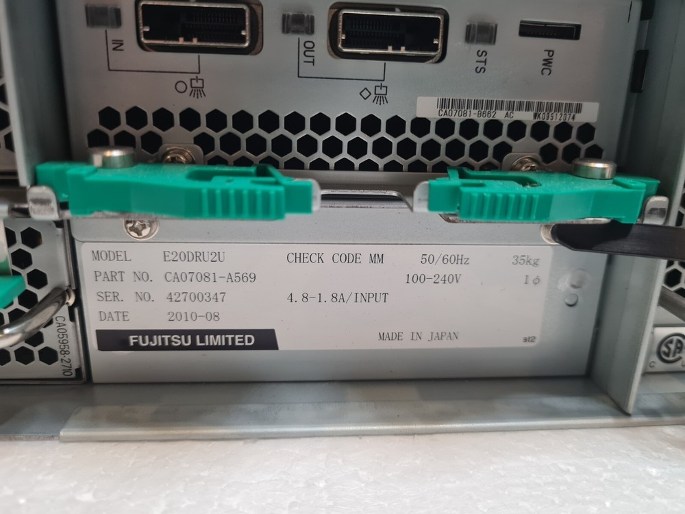 Fujitsu E20DRU2U 12 bay SAN Storage enclosure Array CA07081-B561 CA07081-A569