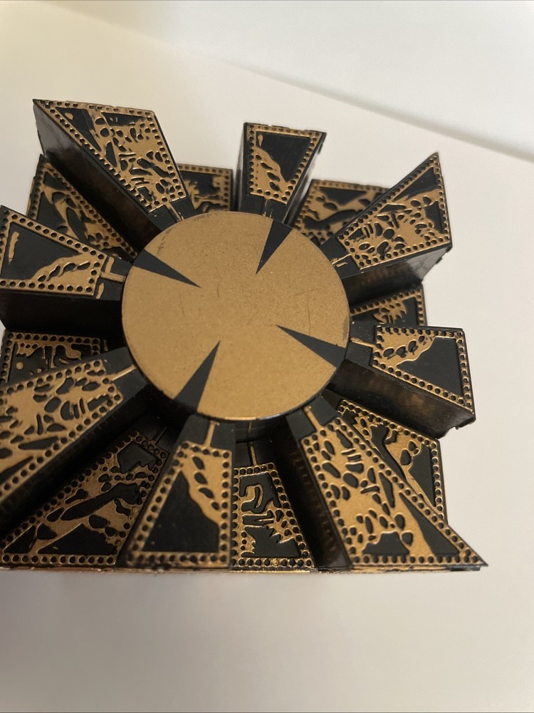 Hellraiser Cube Puzzle Box Lament Configuration Functional Pinhead Prop Plastic