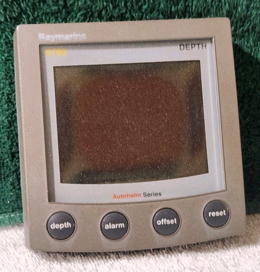 Raymarine ST60 Depth Display Control Unit A22010 powers on Needs Display Repair!