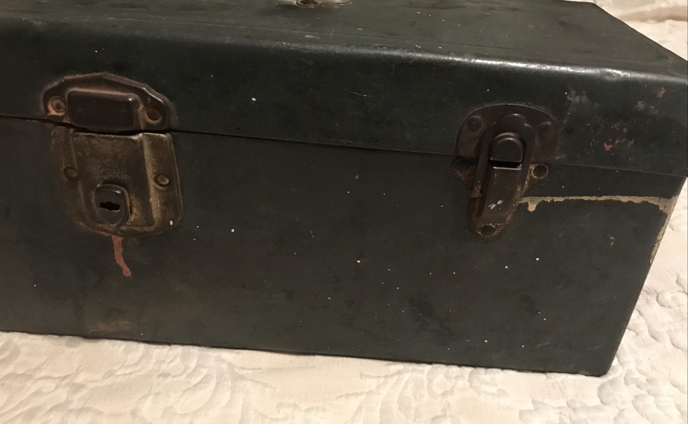 Vintage metal S-K Tools 19” trayed toolbox