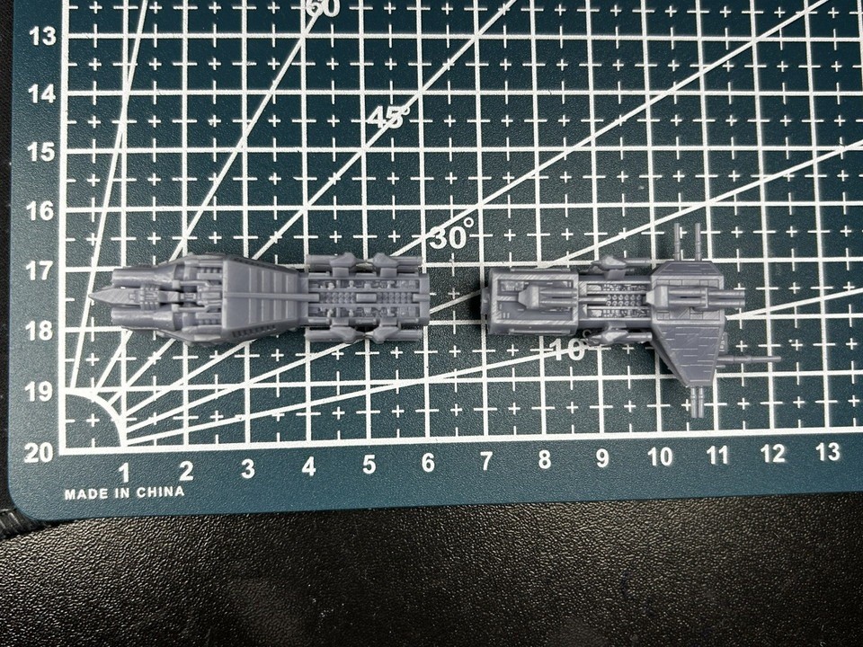 Babylon 5 Nova Class Dreadnought Miniature - 100mm Long