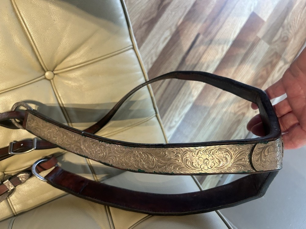 Tool silver and leather Equestrian breast collar
