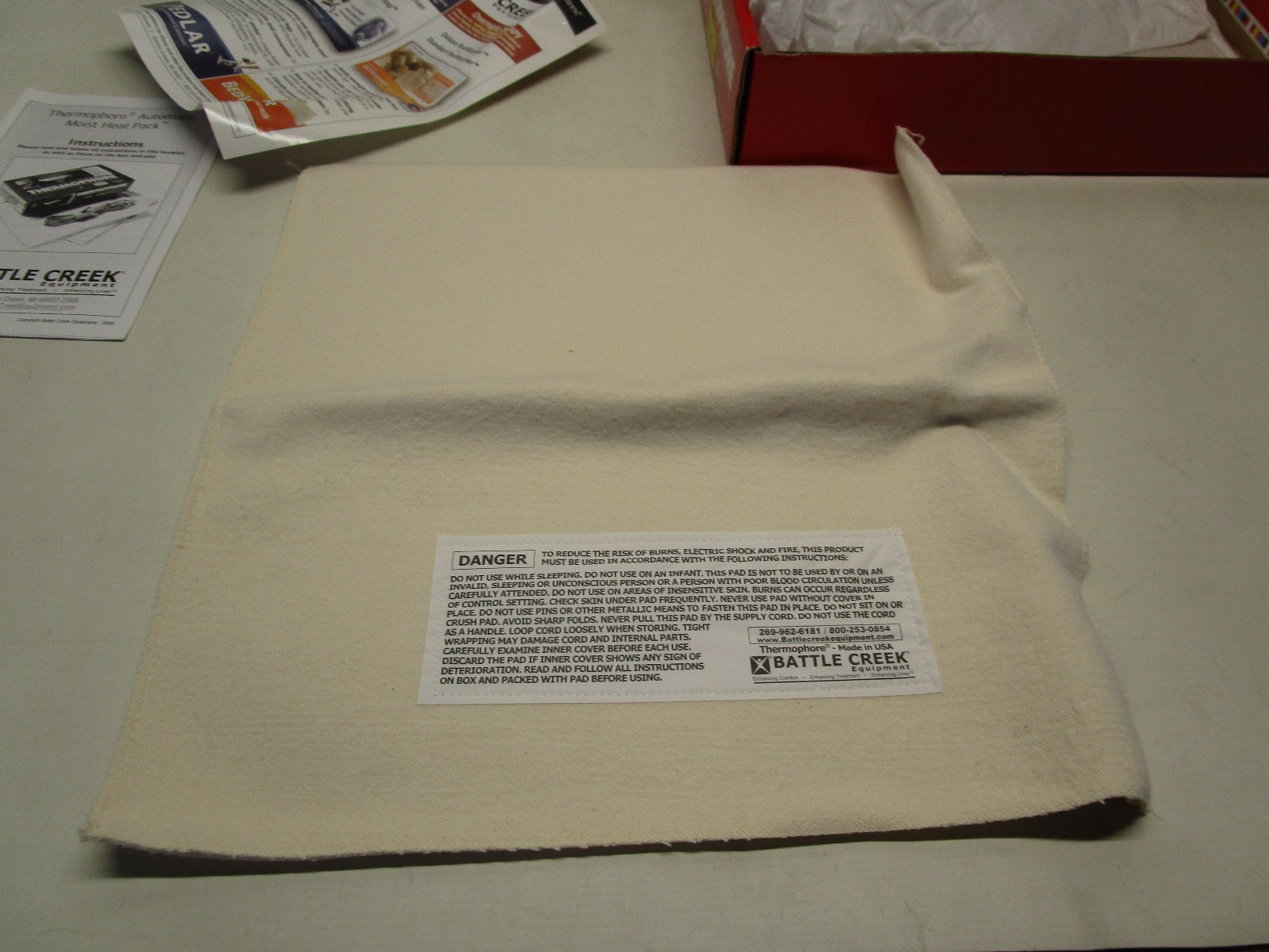 NEW ~ THERMOPHORE Moist Heating Heat Pack Pad Electric 056 Medium 14 x 14 Beige