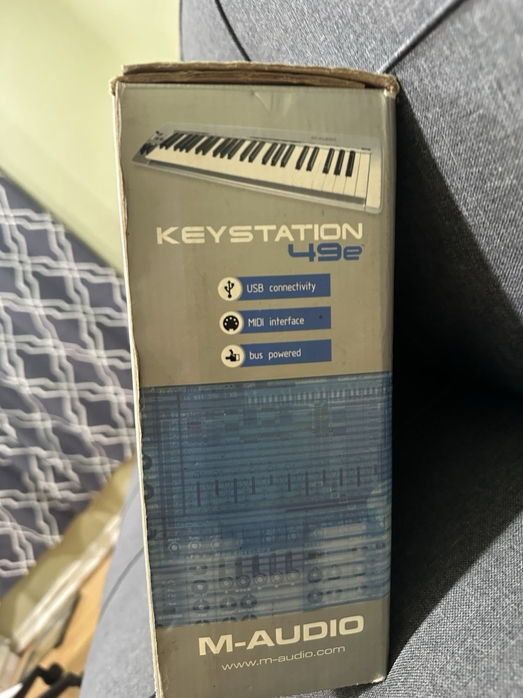 M-Audio Keystation 49e 49-Key USB MIDI Keyboard Controller Pitch Modulation