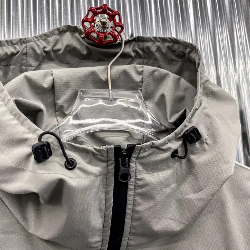 New Rain String Windstopper AF334