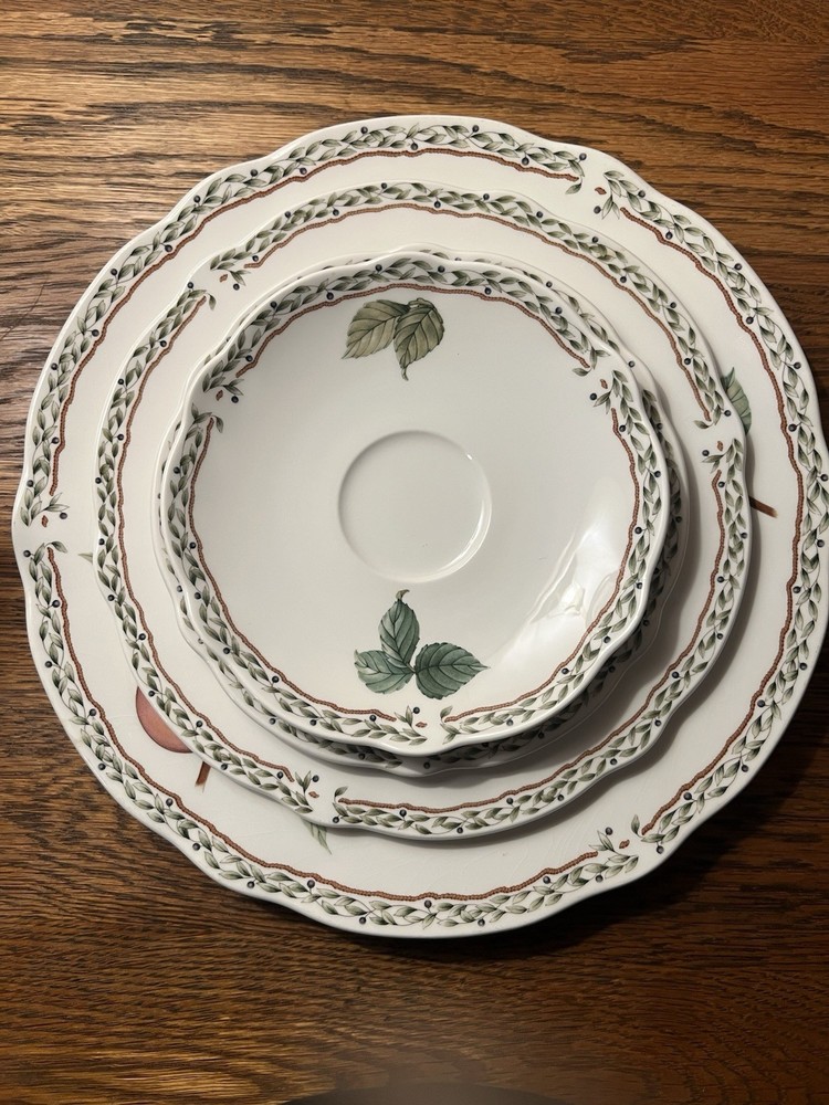 Noritake Royal Orchard 5 Pc Place Setting