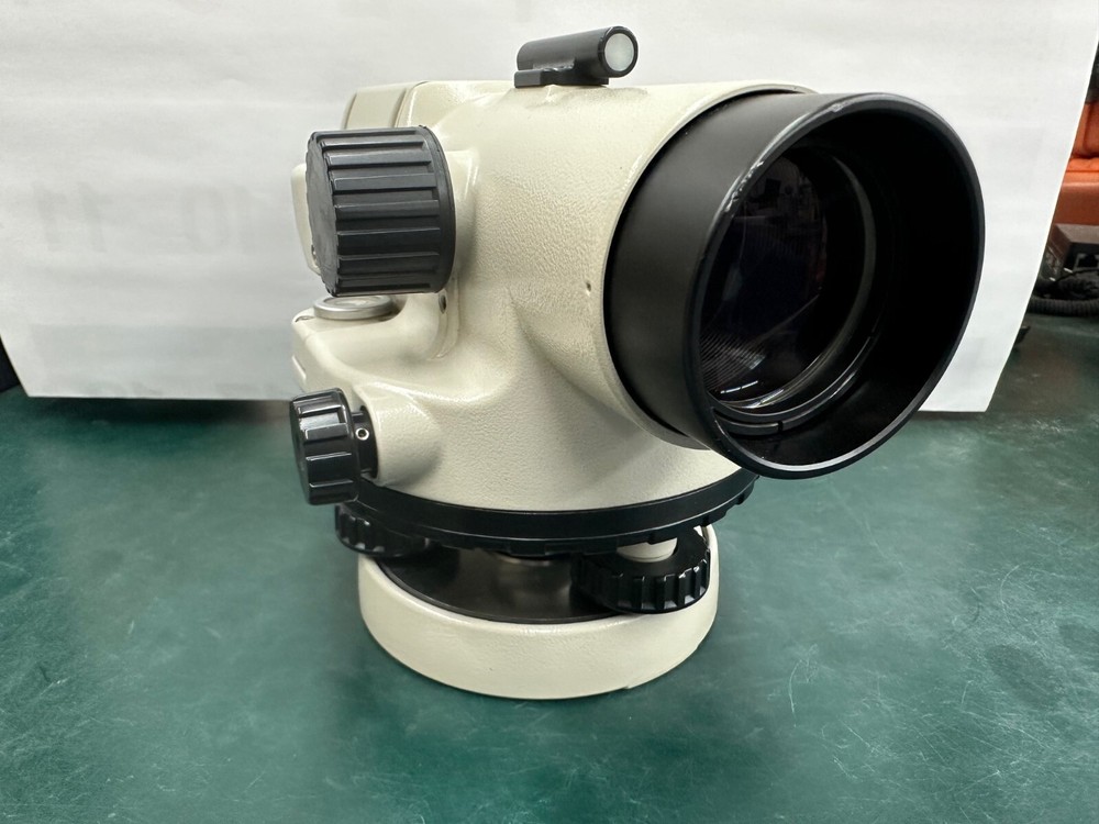 Nikon AE-7 AUTO LEVEL