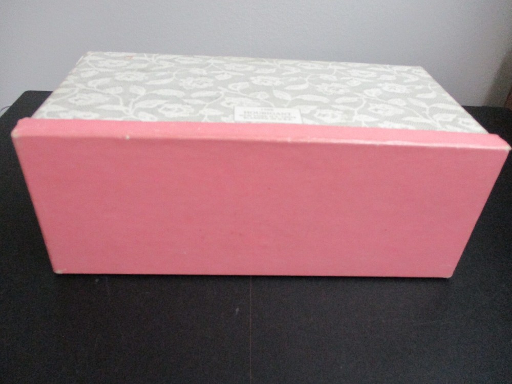 Vintage Chantilly Houbigant Dusting Powder Box Only