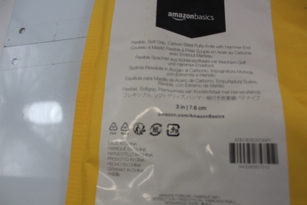 Putty Knife Stiff Nylon Handle with 3" wide Blade