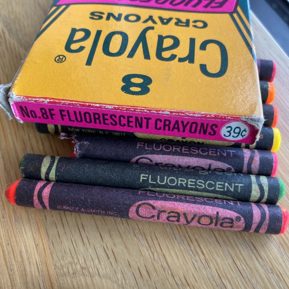 Crayola Fluorescent Crayons Binnie & Smith Pre Owned 7 In Pack