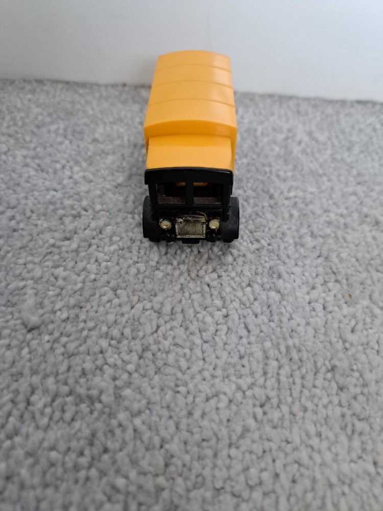 Corgi A.E.C. Van Dunlop Tyres Model