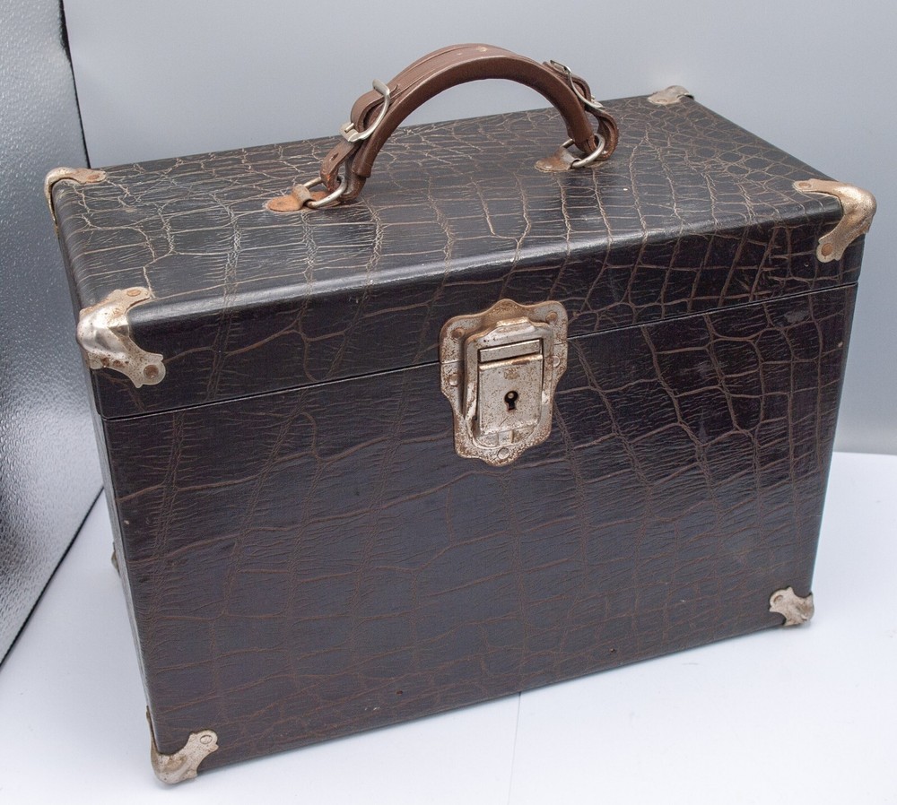 1945 - Ernst Leitz Wetzlar Compound Microscope w/ Case, 4 Objectives, Accs