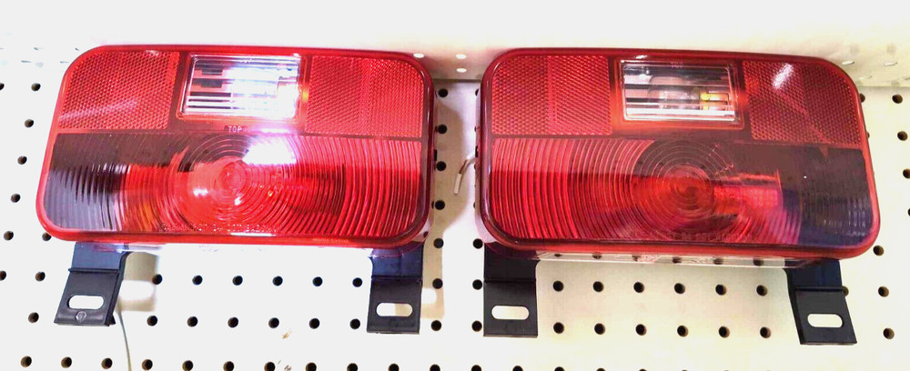 (2) 8.6"x4.6" Reflectorized Rectangular Bolt-on Mount Tail Lights