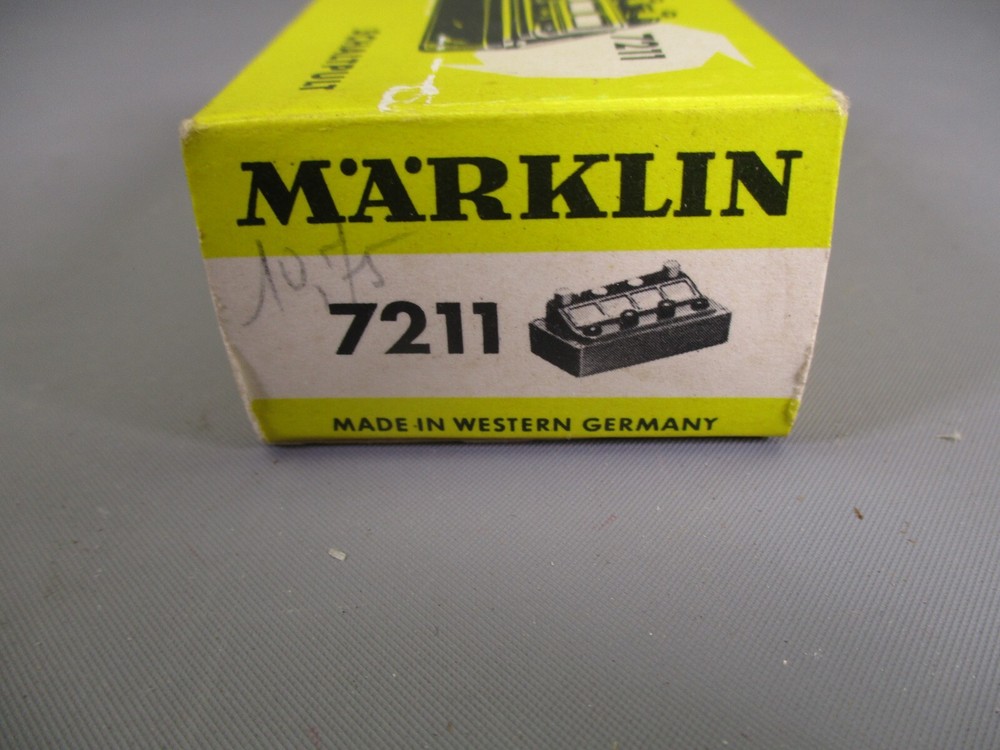 LQ615 MARKLIN 7211 HO TRAIN 1/87 CONTROL PANEL SWITCH PANEL SWITCH PANEL SWITCHBOARD
