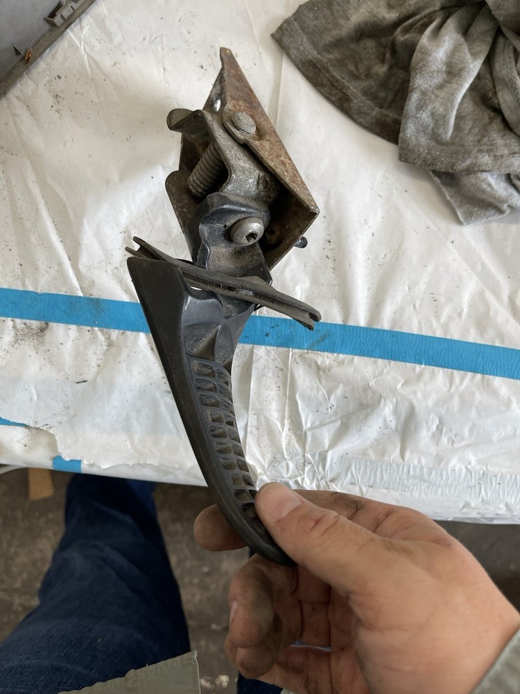 PETERBILT INTERIOR DOOR HANDLE LEFT DRIVER SIDE LH